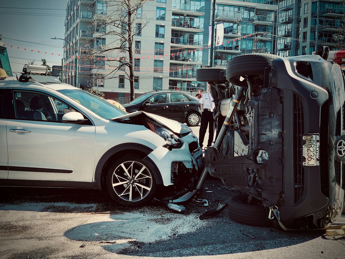 Accidente de tráfico en Madrid: cuándo te conviene un perito propio
